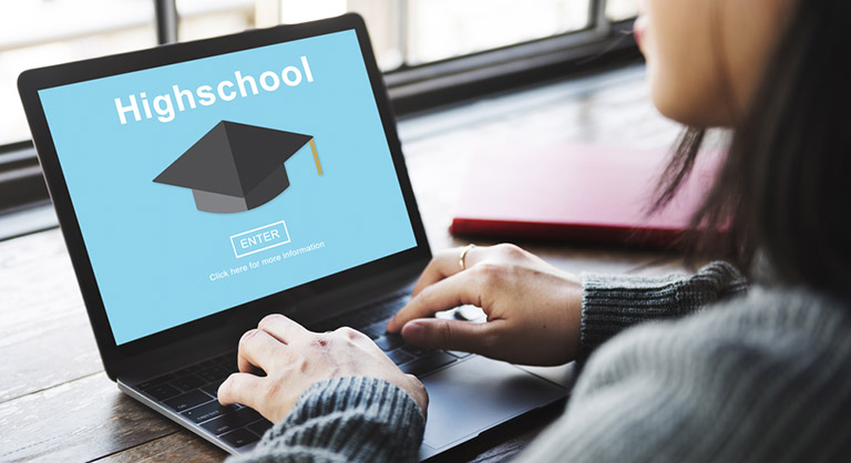 Pros and Cons of Online Schooling - Onhike
